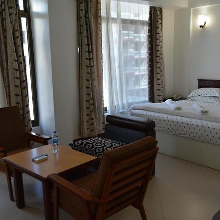 Florida Executive Inn Dar es Salaam Esterno foto