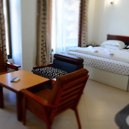 Florida Executive Inn Dar es Salaam Esterno foto