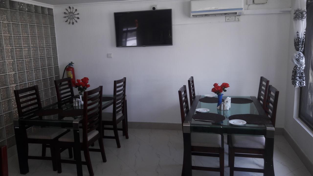 Florida Executive Inn Dar es Salaam Esterno foto