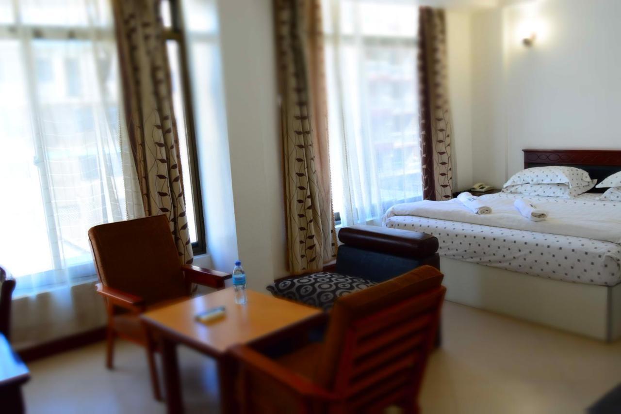 Florida Executive Inn Dar es Salaam Esterno foto