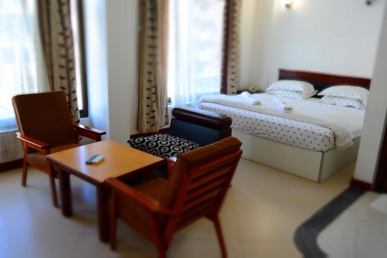 Florida Executive Inn Dar es Salaam Esterno foto